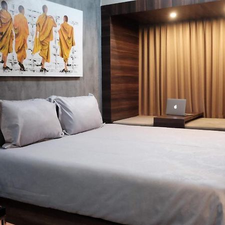 Lavenderbnb Room 2 At Uttara The Icon Apartment Yogyakarta Exteriér fotografie